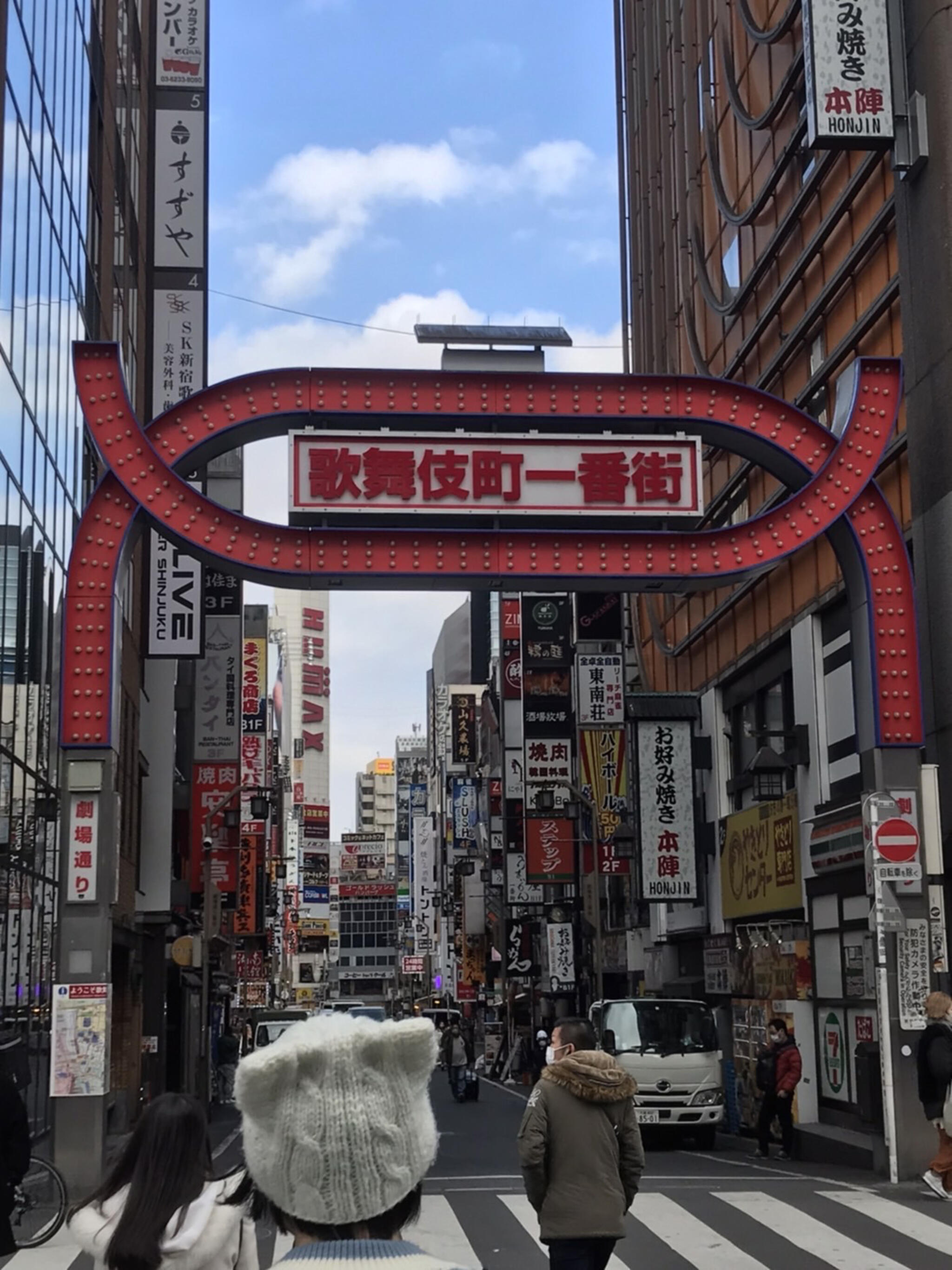 歌舞伎町一番街の代表写真1