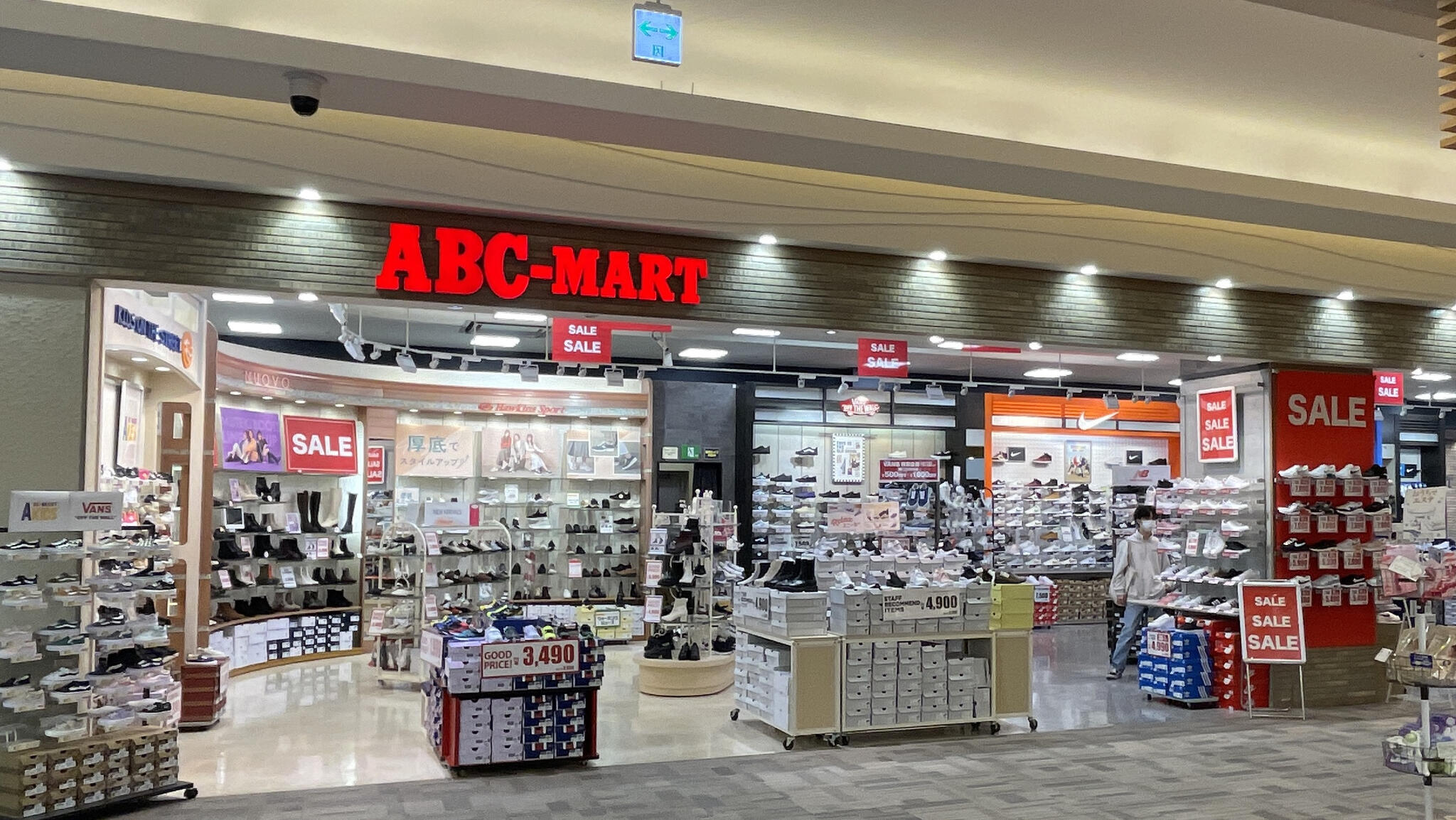 ABCマート サンエー宜野湾店の代表写真1