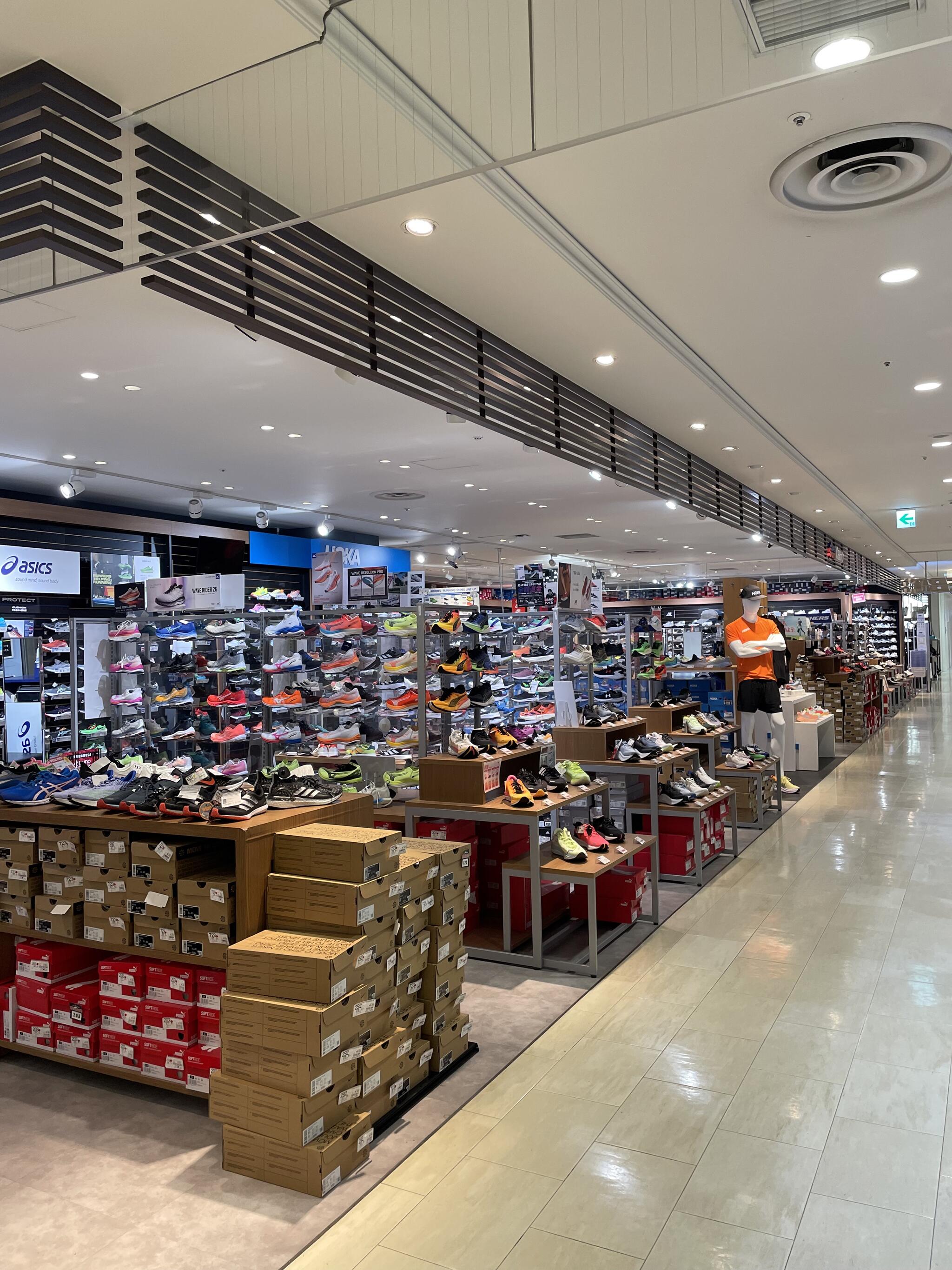 Asics store outlet umeda