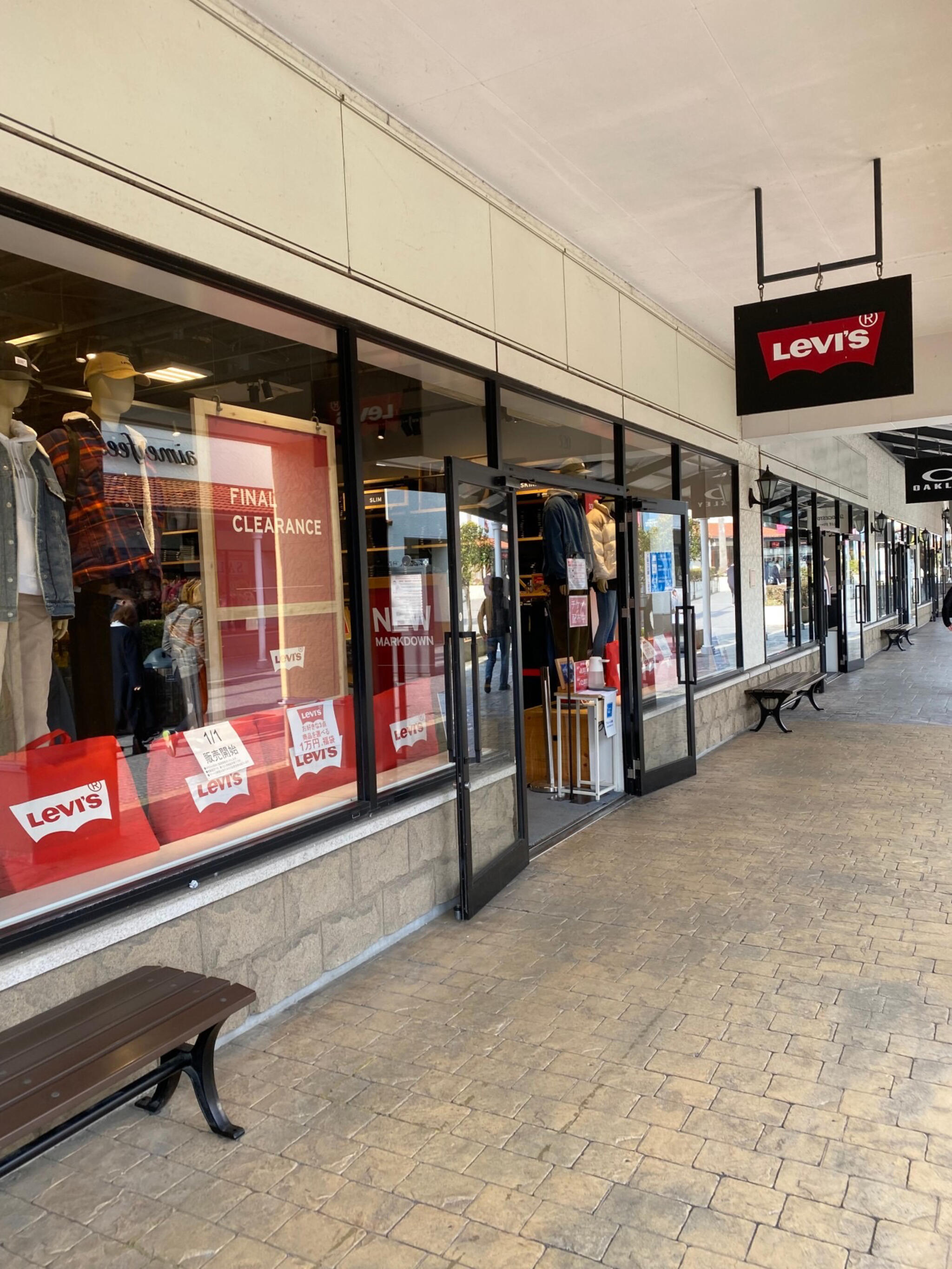 Levis cheshire outlet oaks