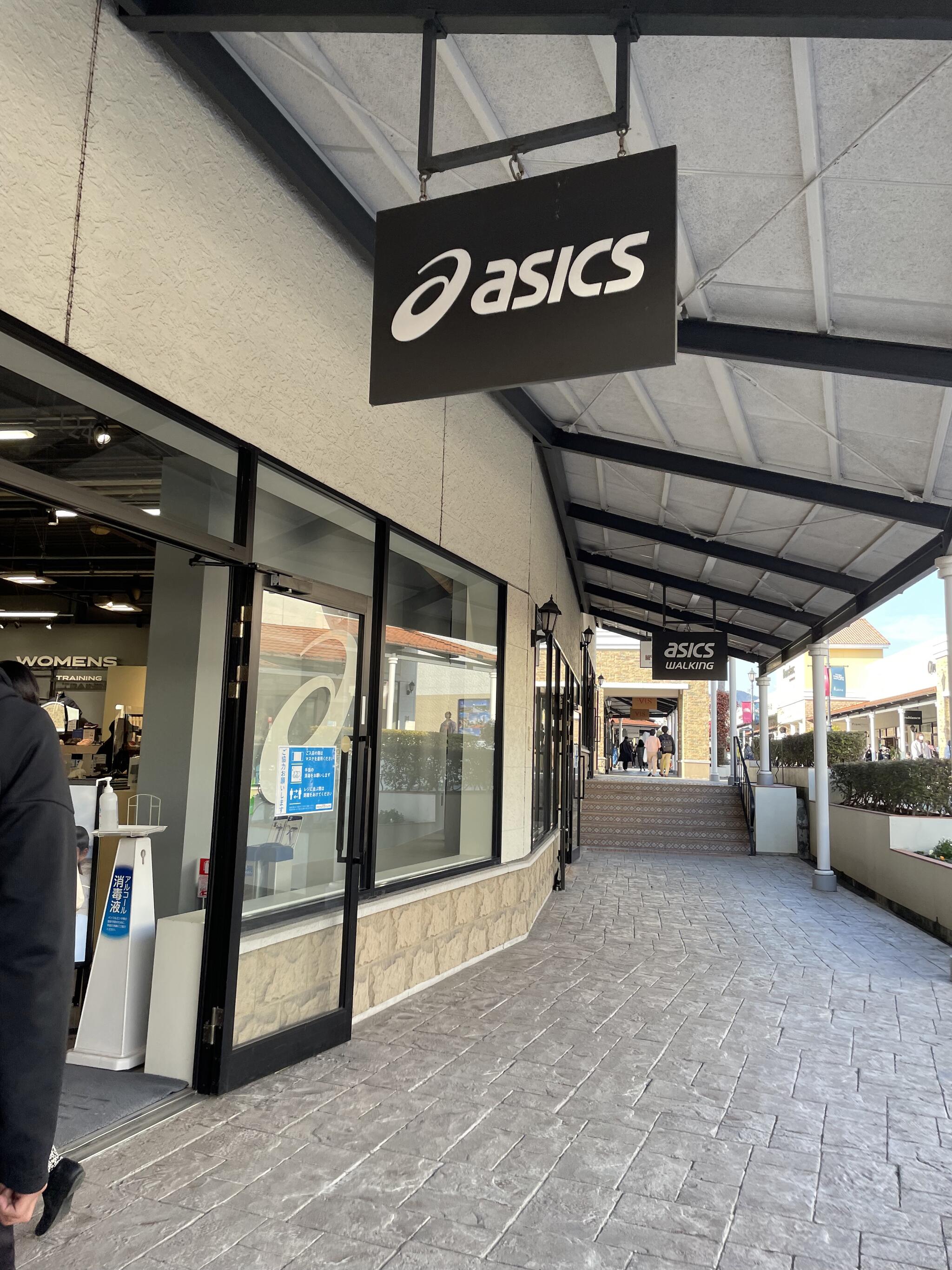 Asics hotsell outlets california