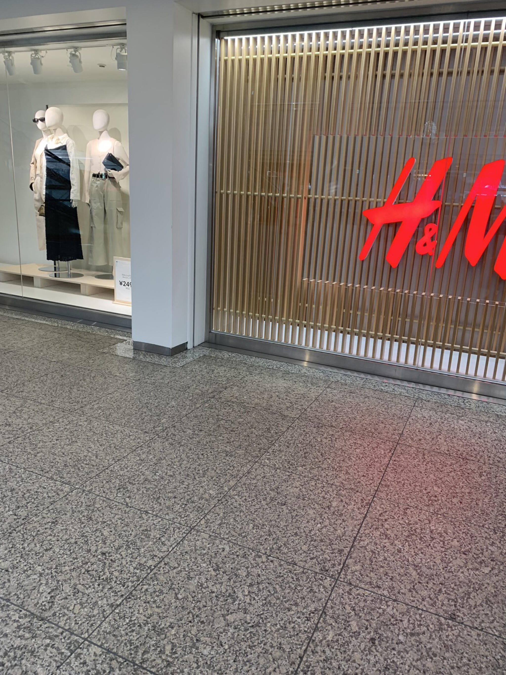 H&M ランドマークプラザ横浜店の代表写真4