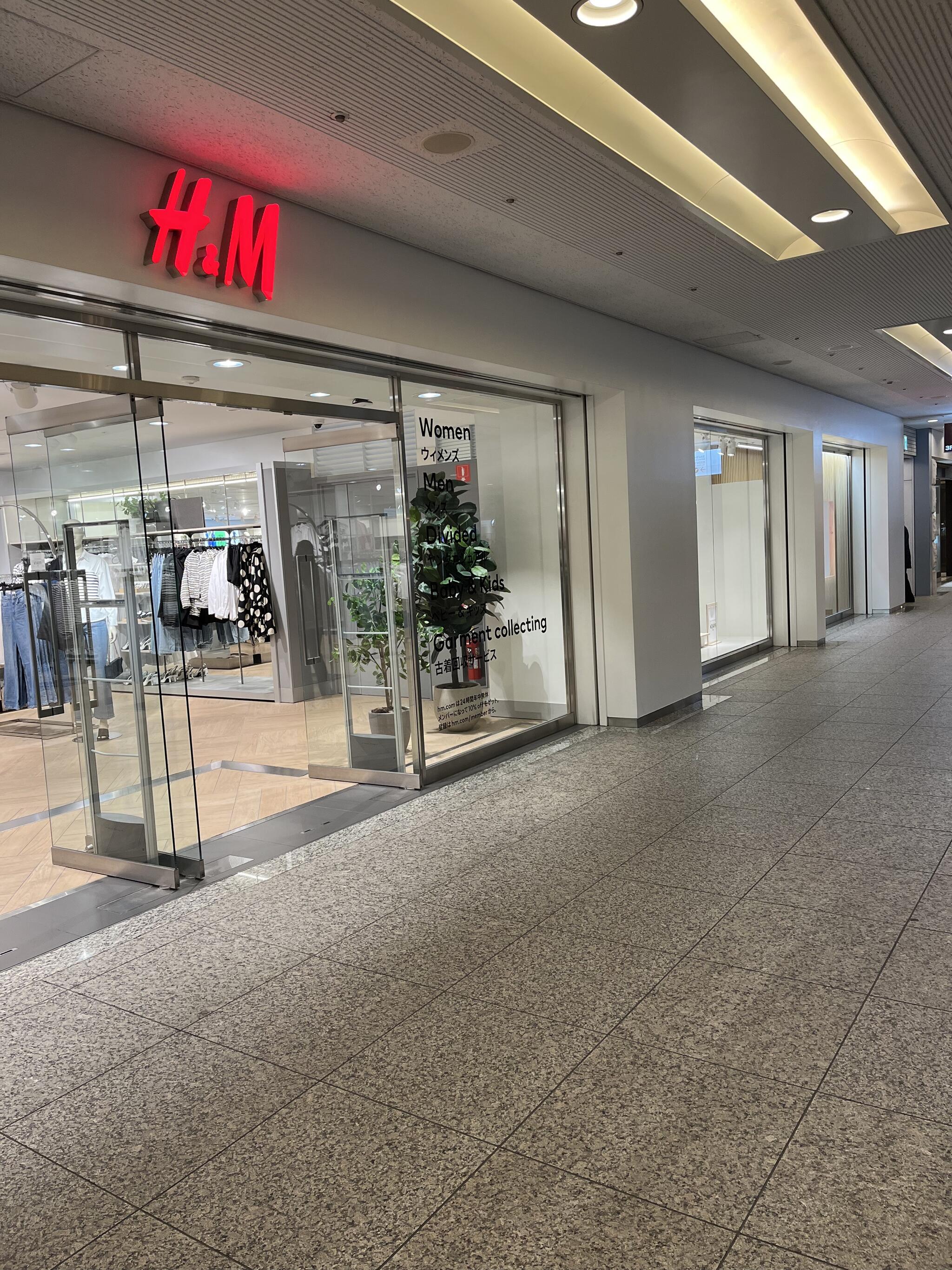 H&M ランドマークプラザ横浜店の代表写真3