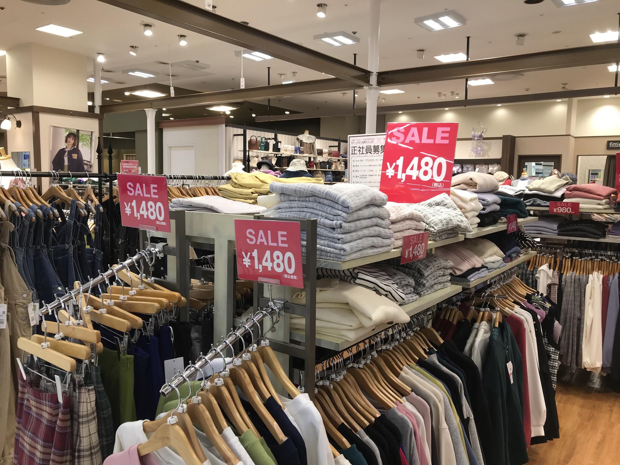 トップ 服 店 値段