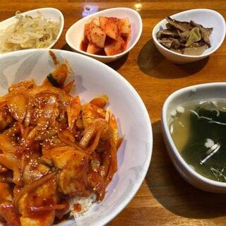 韓国家庭料理 さらん房の写真1