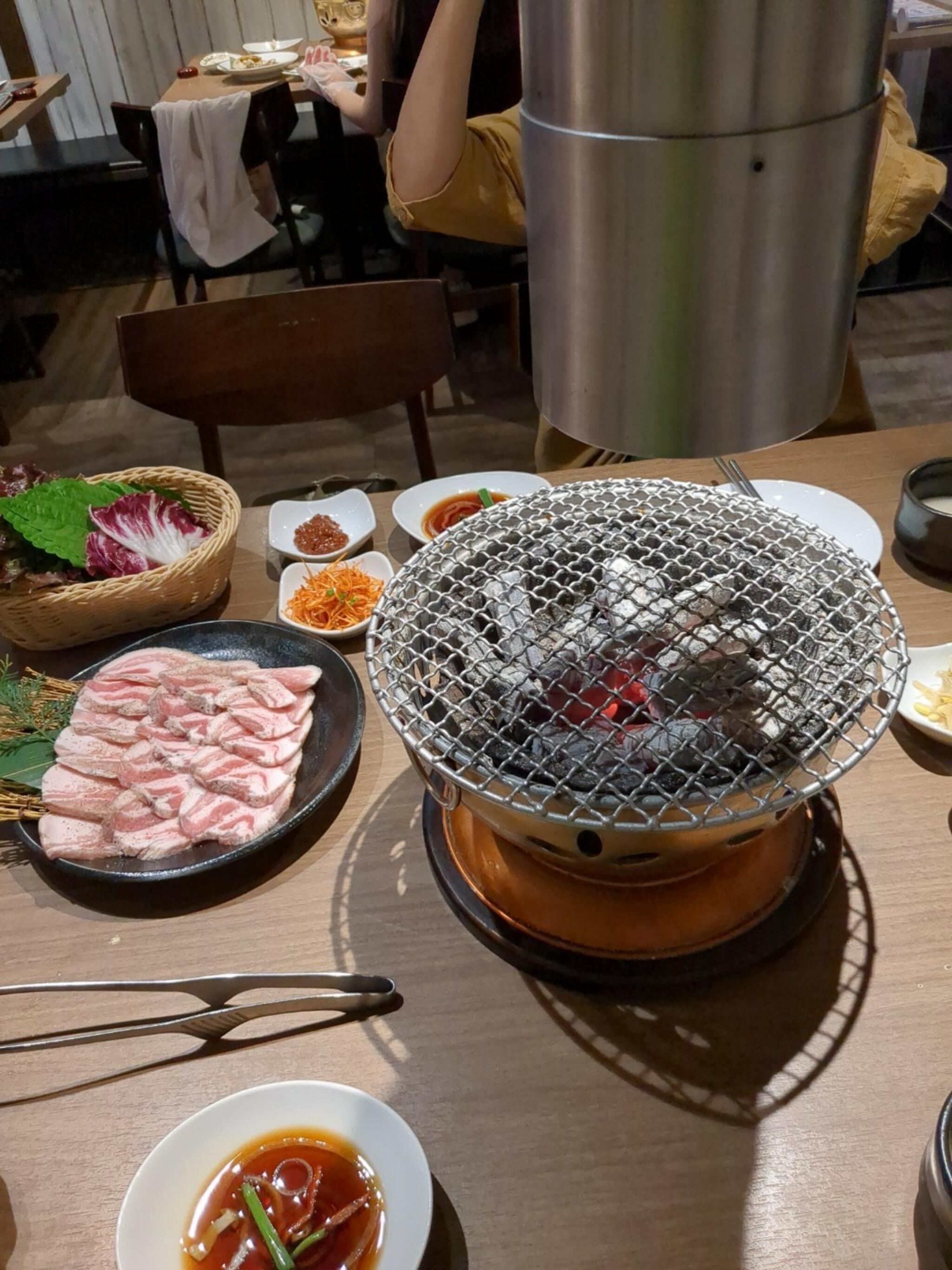 炭火焼肉・韓国料理 KollaBo (コラボ) 新大久保店の代表写真6