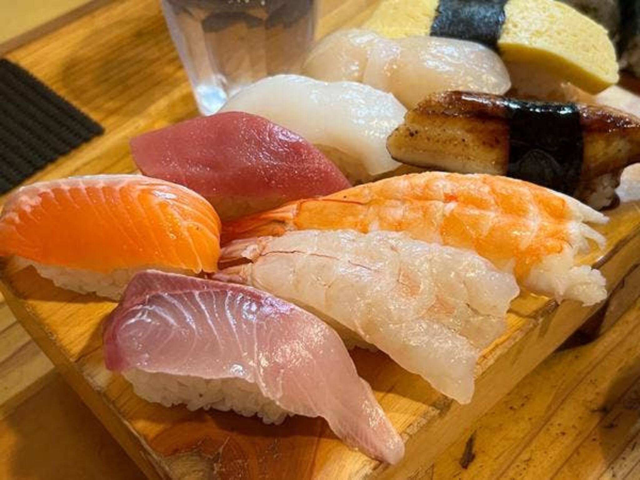 立ち食い寿司 魚路の代表写真1