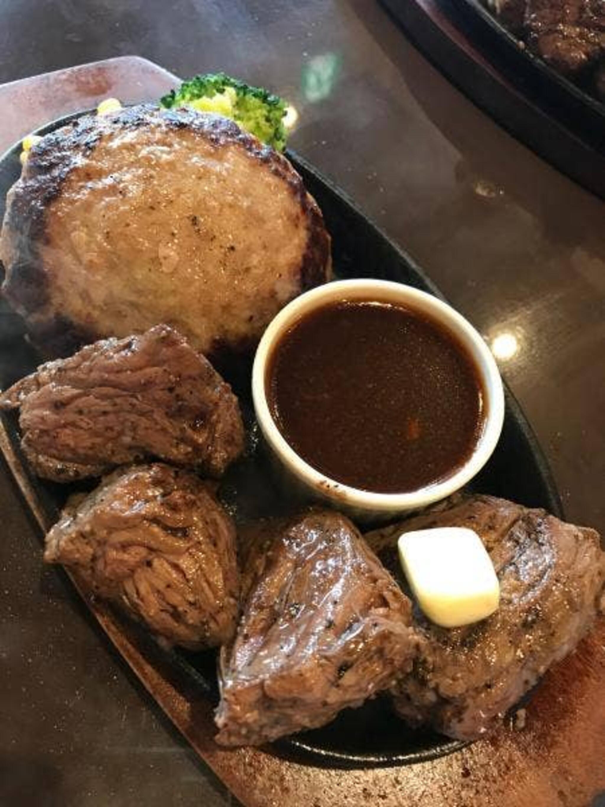 ステーキ&ハンバーグ専門店 肉の村山 新小岩店の代表写真1