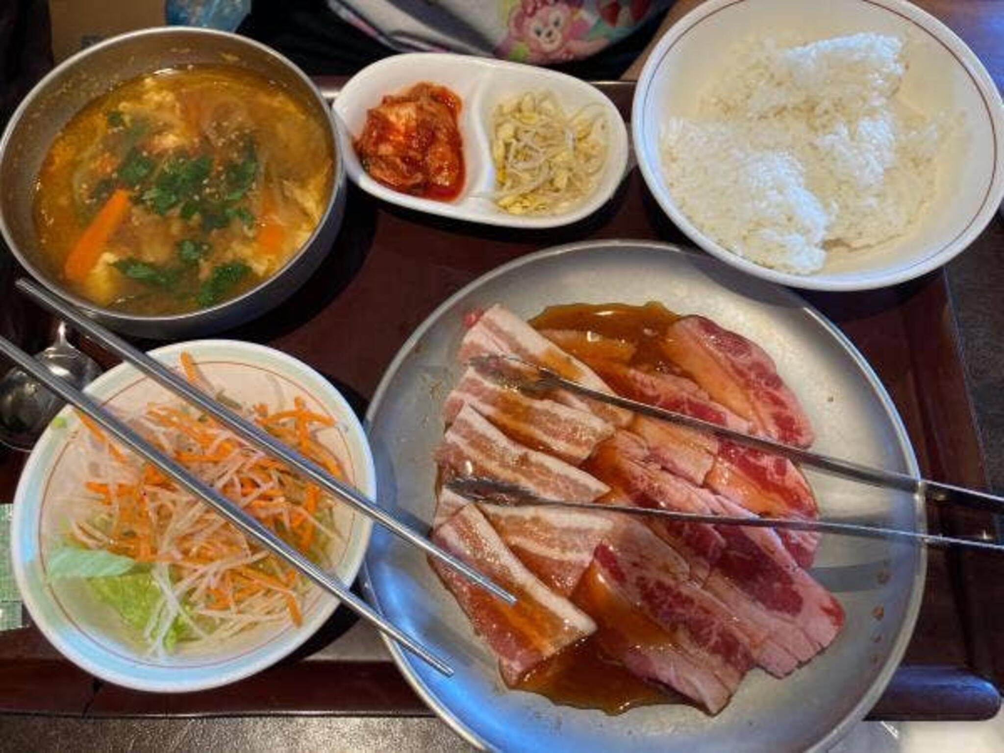 焼肉 ファミリーレストラン 宝島 総和牛谷店の代表写真4