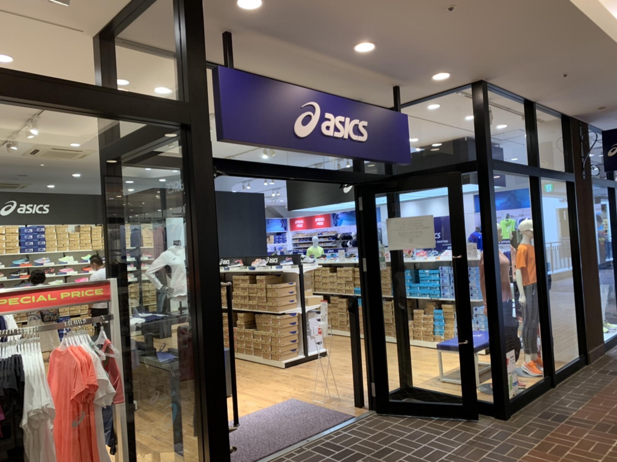 Asics sale outlet calais