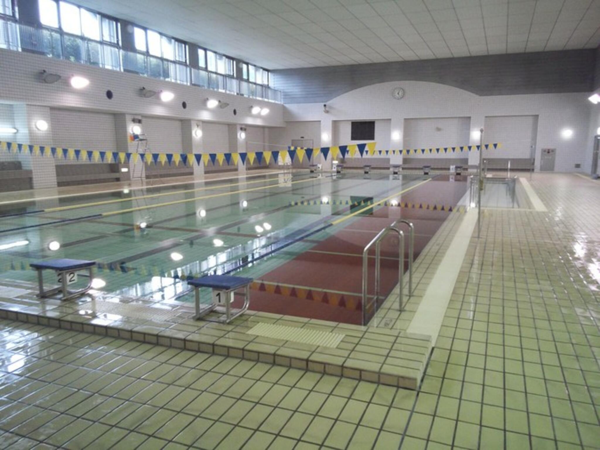 町田市立南中学校 温水プールの代表写真1