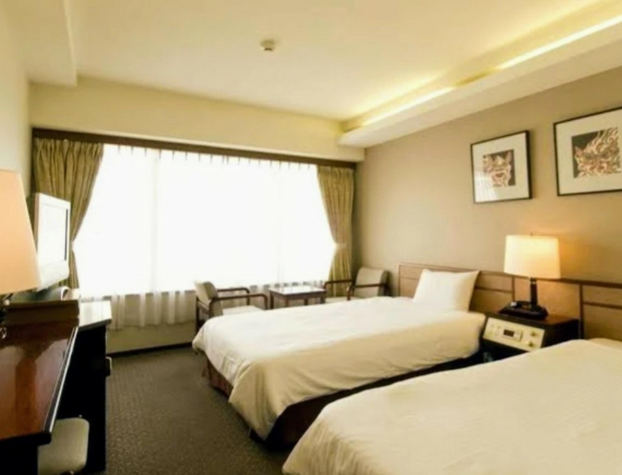 琉球サンロイヤルホテル株式会社の代表写真3