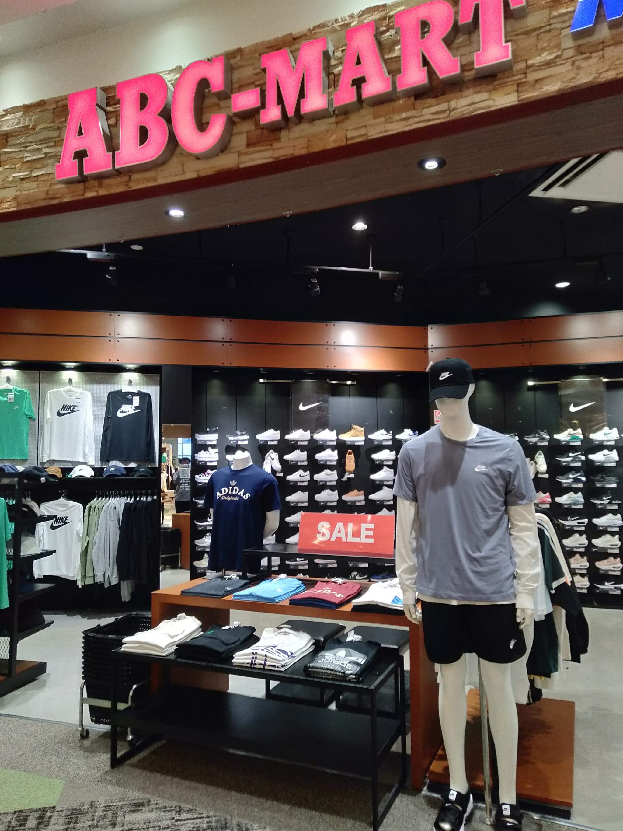 ABCマート メガステージ エアポートウォーク名古屋店の代表写真5
