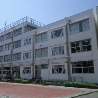 世田谷区立緑丘中学校の写真1