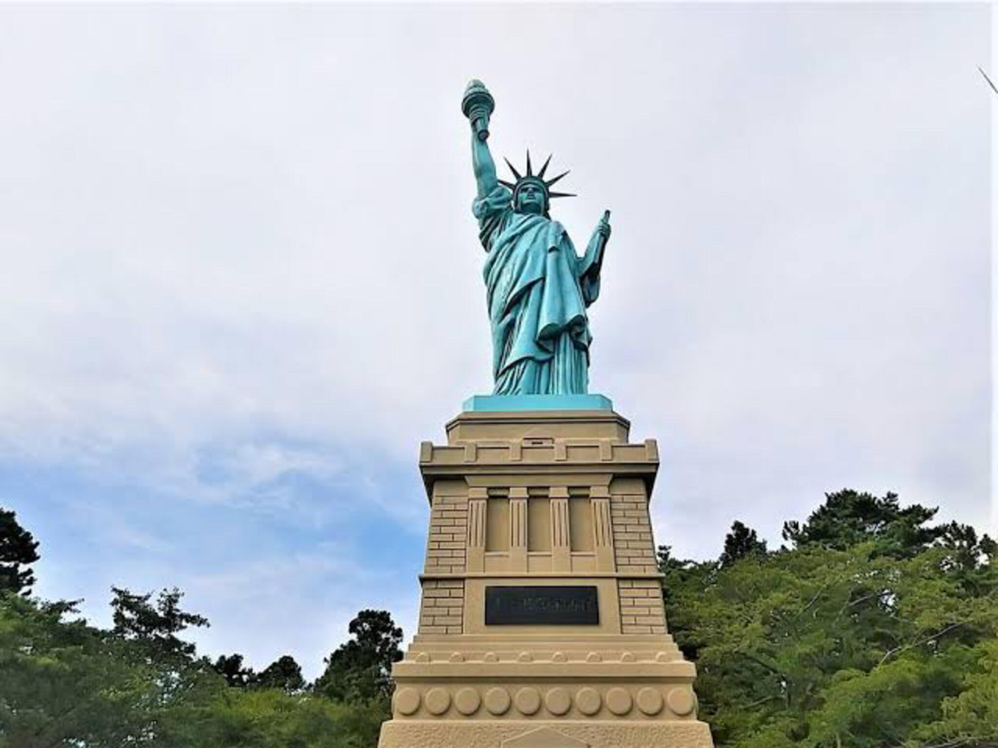 自由の女神像 - 上北郡おいらせ町東下谷地/観光名所 | Yahoo!マップ
