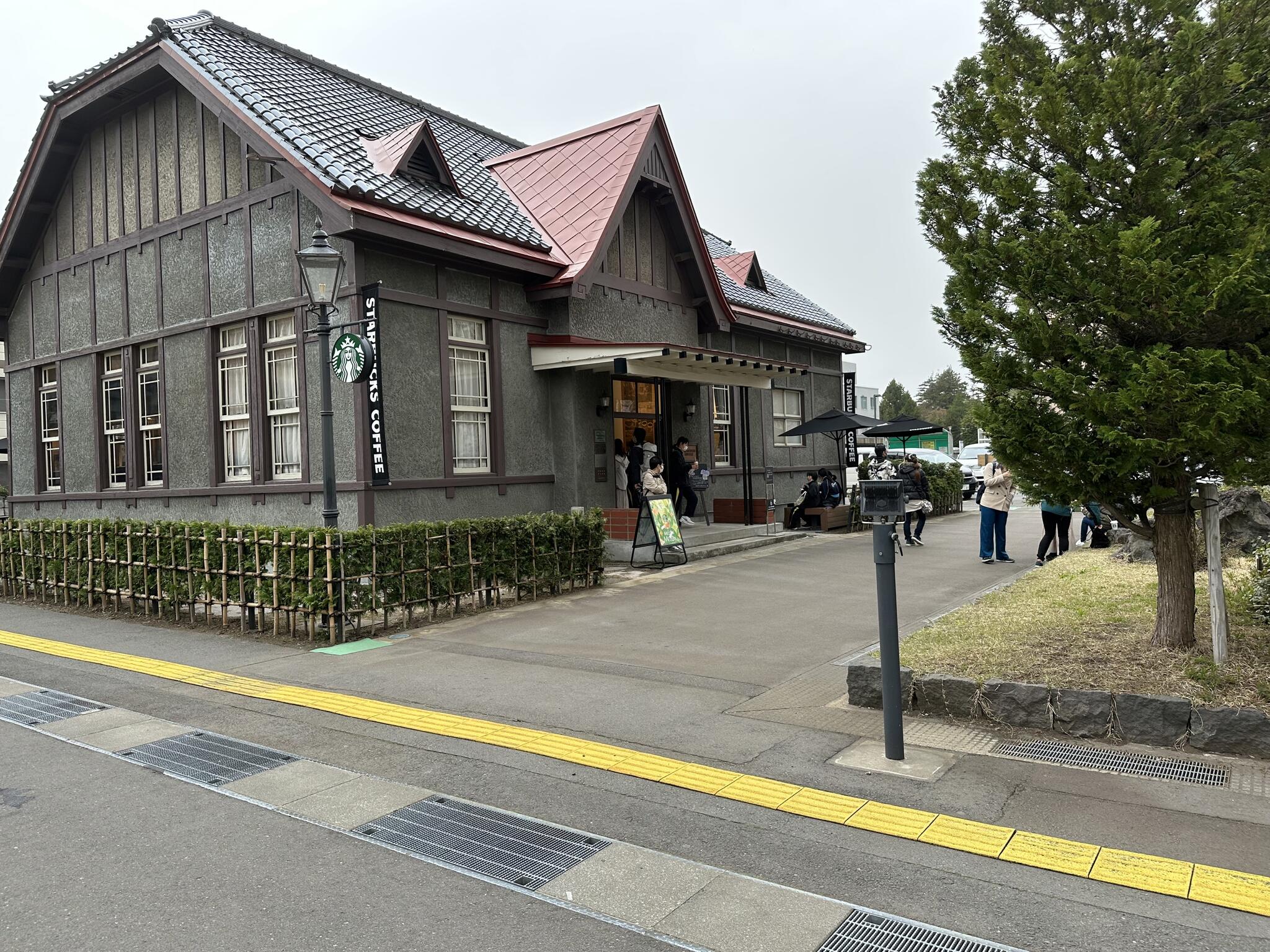 スターバックスコーヒー 弘前公園前店の代表写真8