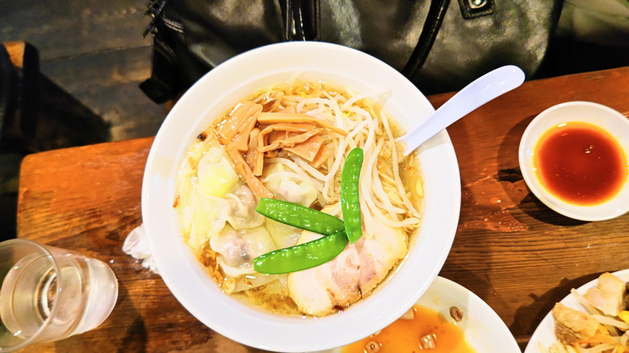 かおたんラーメンえんとつ屋 南青山店の代表写真1