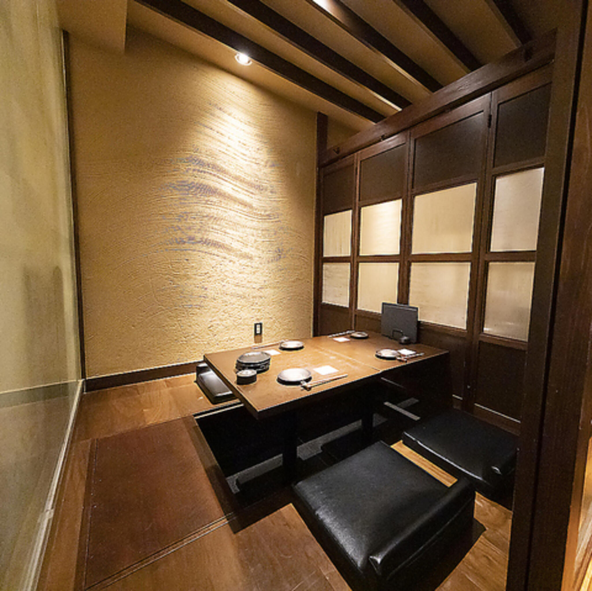 個室あり『創作和食 きりん』 厳選日本酒&産地厳選 真牡蠣の代表写真2