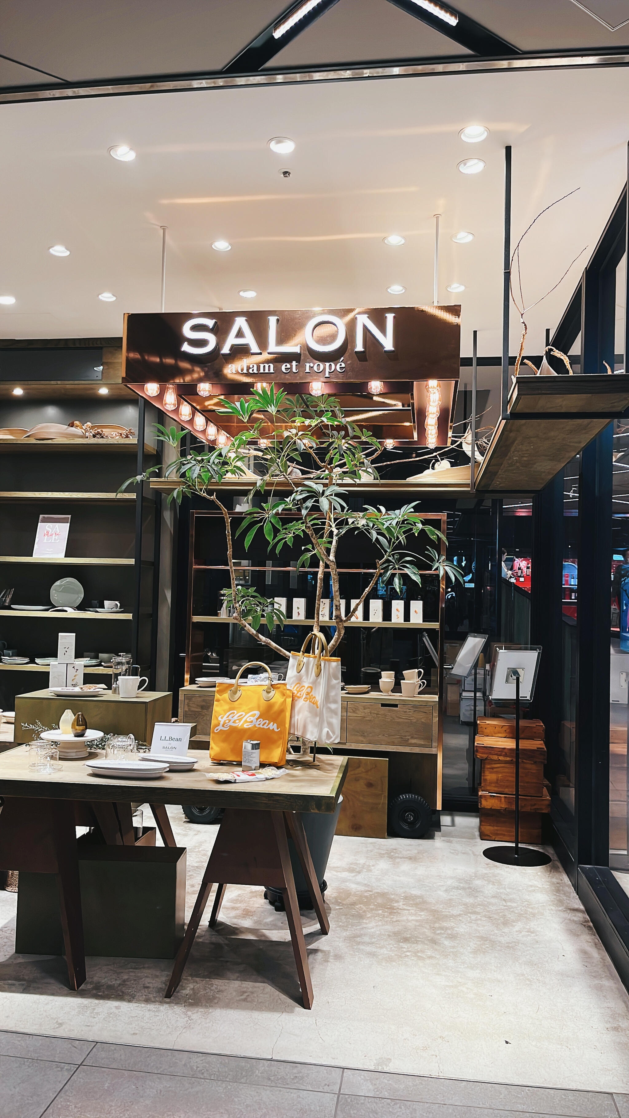 SALON adam et rope 東急プラザ銀座店 - 中央区銀座/衣料品店 | Yahoo