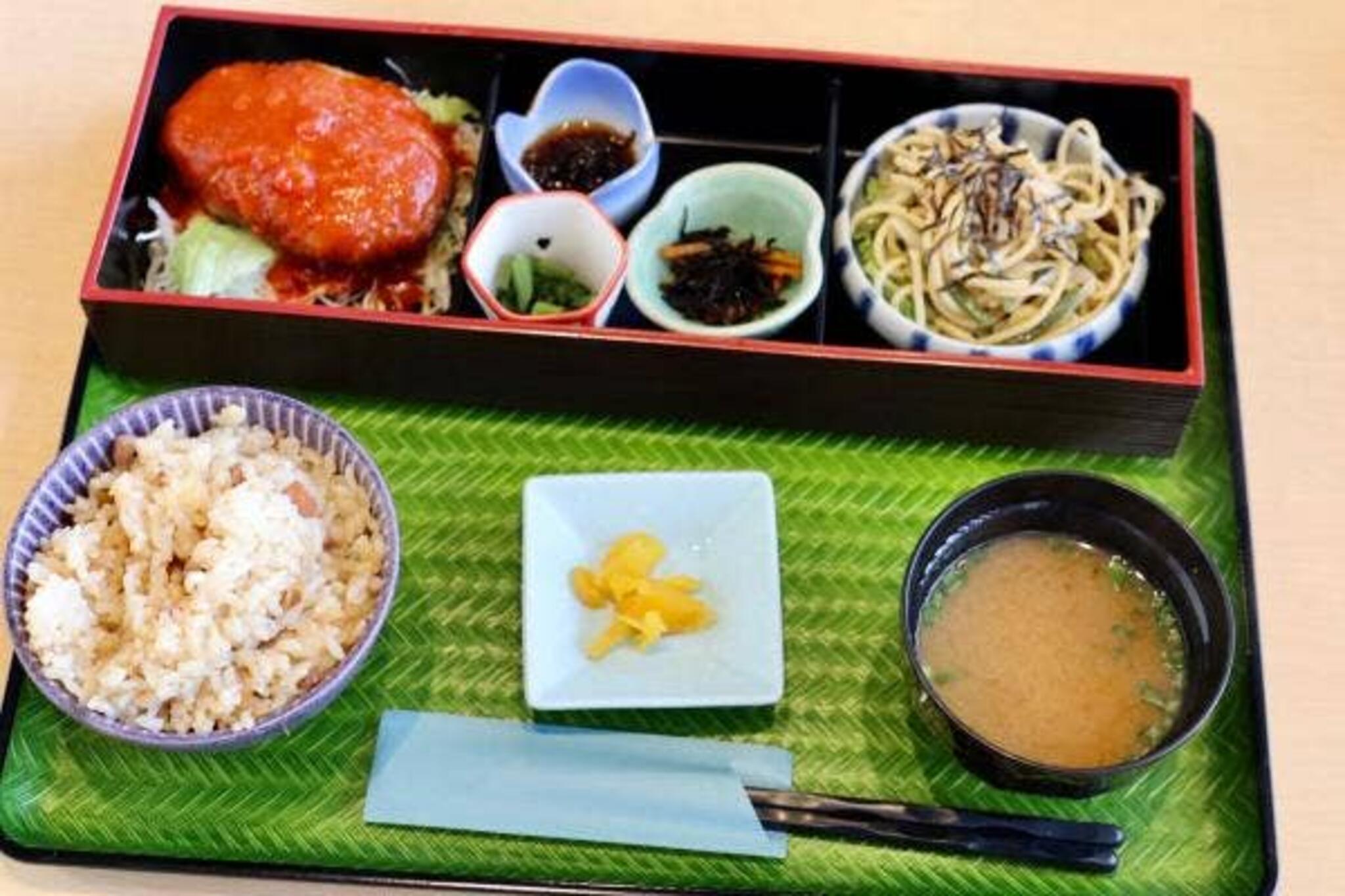 おばんざい焼き鳥 右近の花の代表写真10