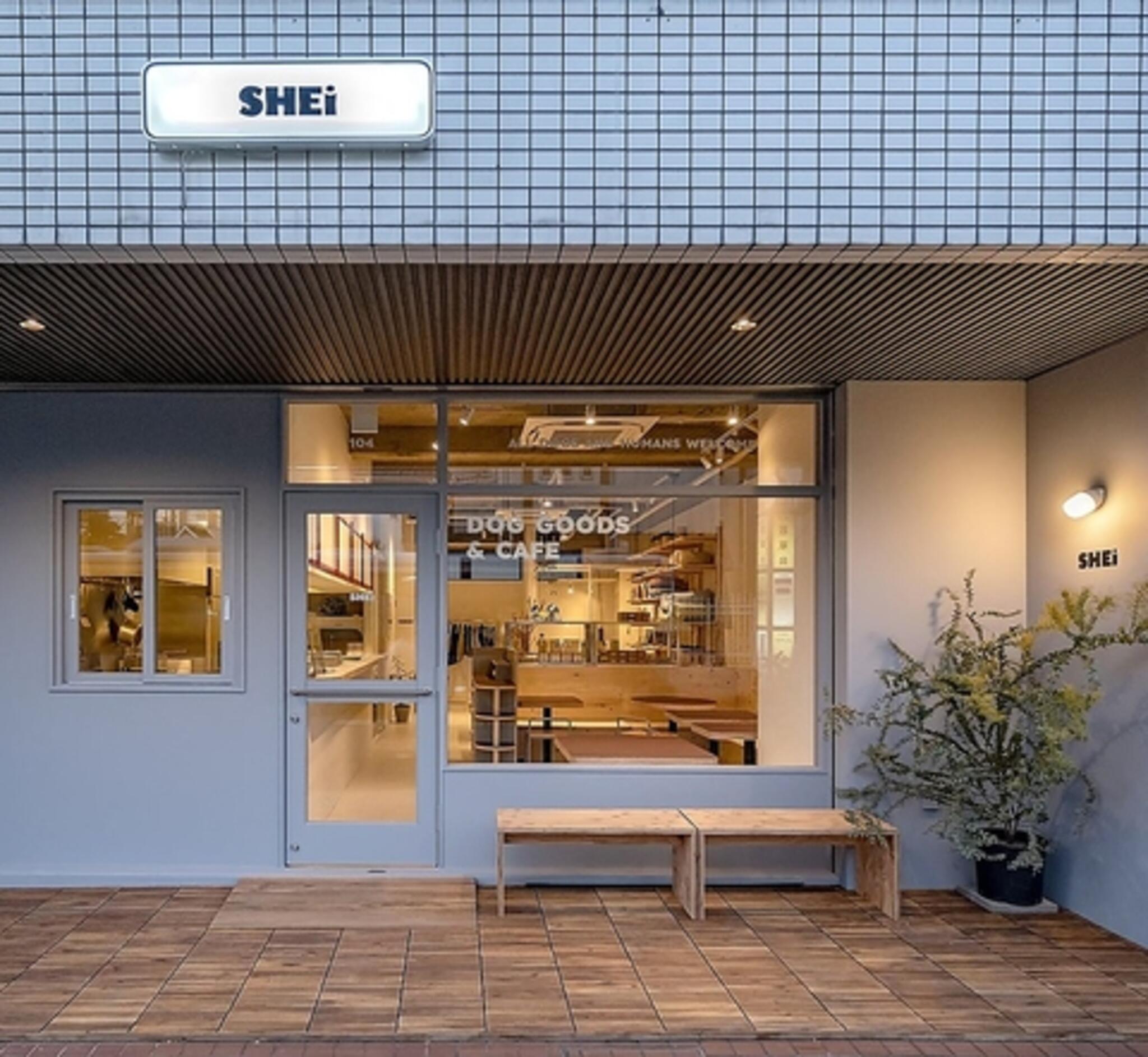 DOG GOODS & CAFE SHEiの代表写真2