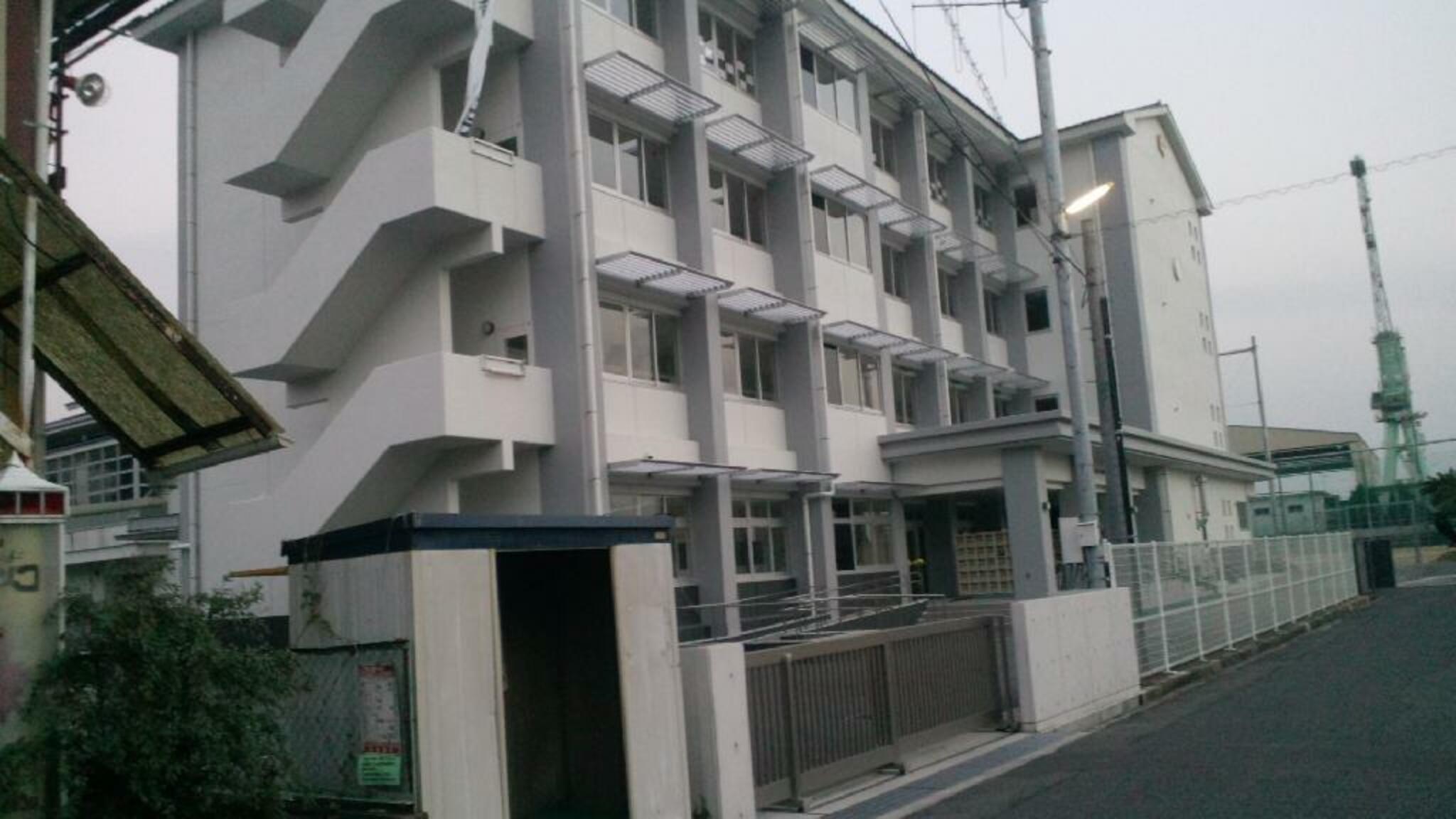 東広島市立安芸津中学校の代表写真1