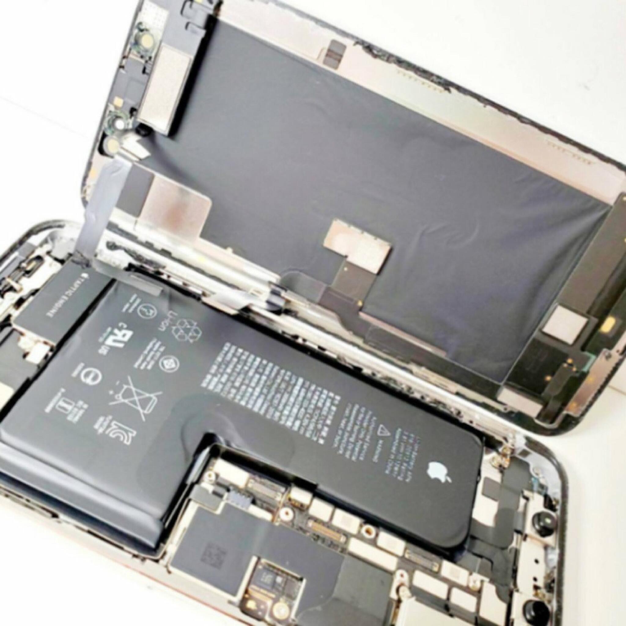 iPhone修理SHOP ままともプラザ町田店からのお知らせ(iPhone11 バッテリー交換)に関する写真