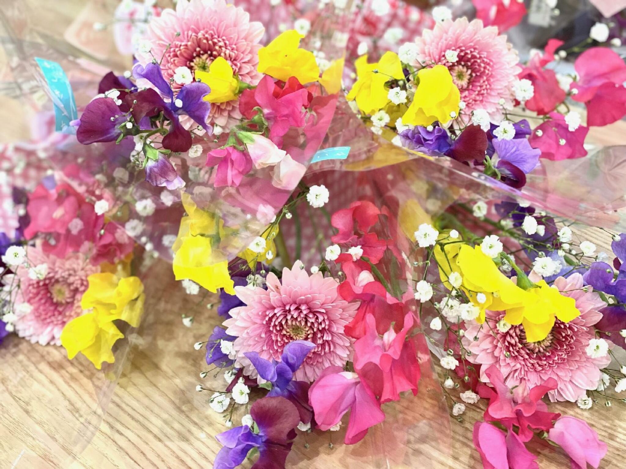 花処　彩季舎からのお知らせ(卒業祝いのミニブーケ)に関する写真