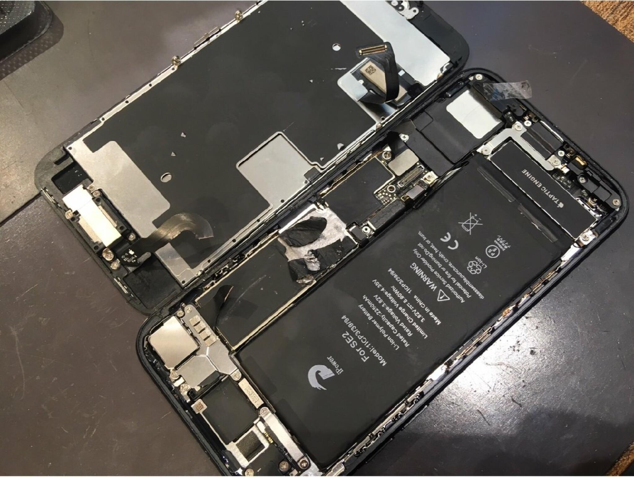 iPhone・iPad・Switch修理店 スマートクール イオンモール広島祇園店からのお知らせ(ご自身で修理する場合は注意が必要です)に関する写真