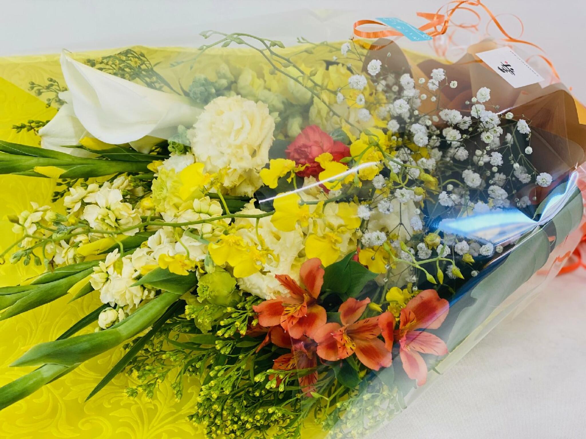 花処　彩季舎からのお知らせ(元気の出る花束)に関する写真