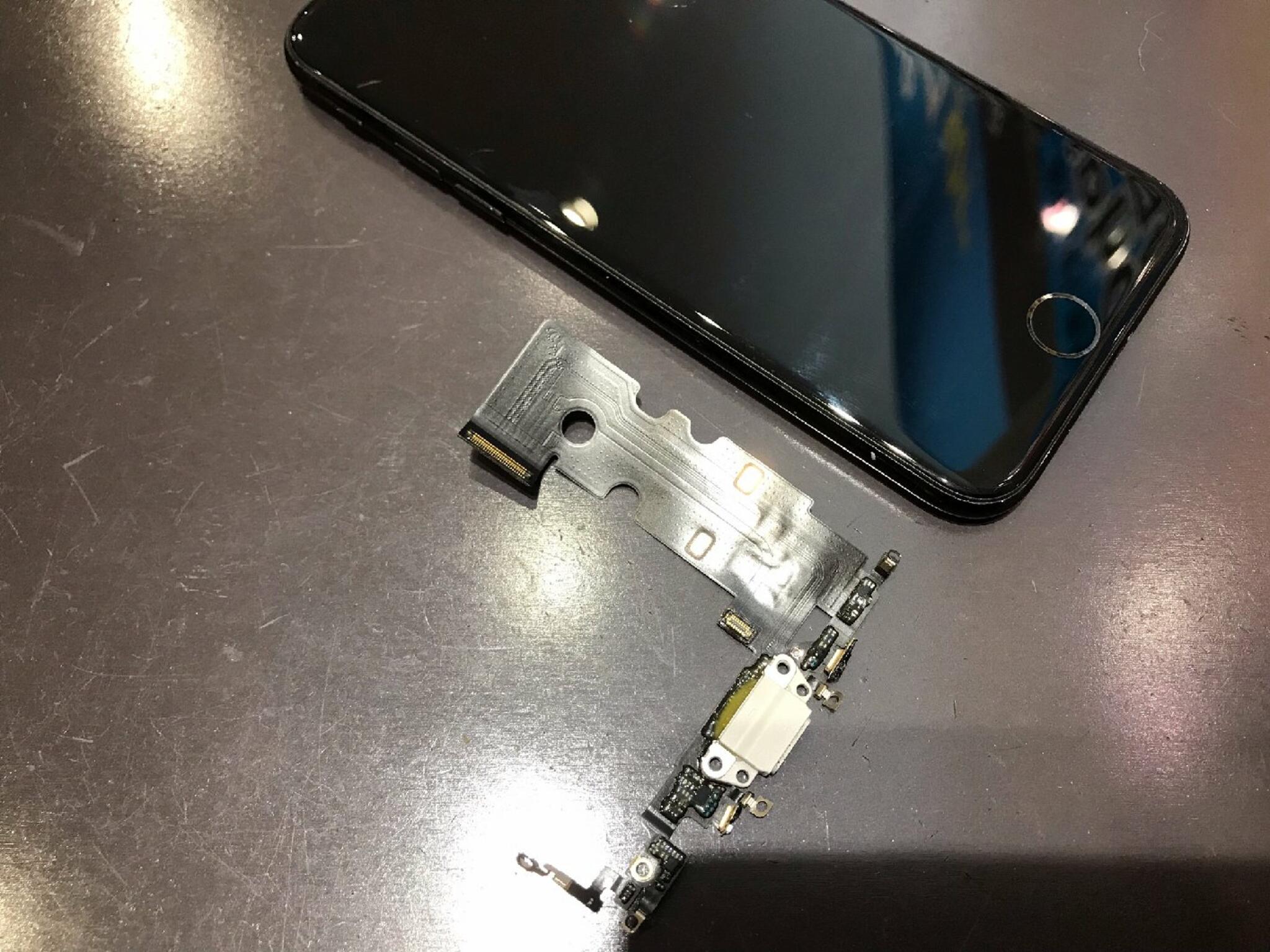 iPhone・iPad・Switch修理店 スマートクール イオンモール広島祇園店からのお知らせ(コネクタ の中で詰まったら・・・)に関する写真