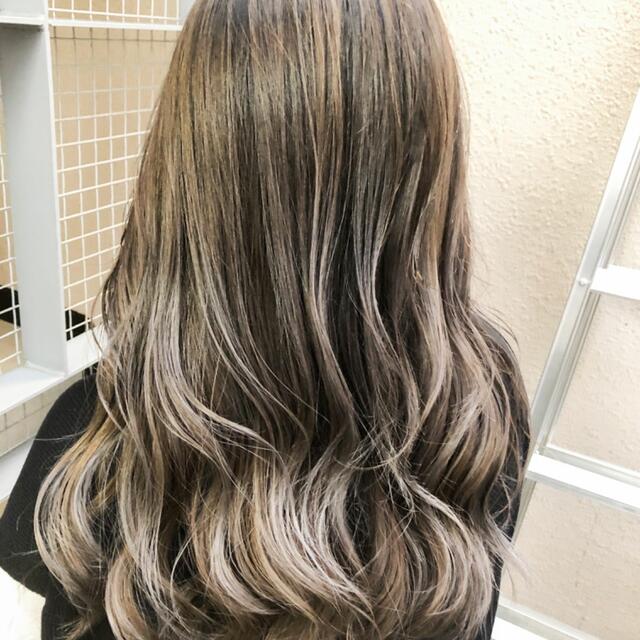 youres hair 髪質改善トリートメント＆ヘッドスパ  新宿三丁目店のバレイヤージュ×ホワイトアッシュ